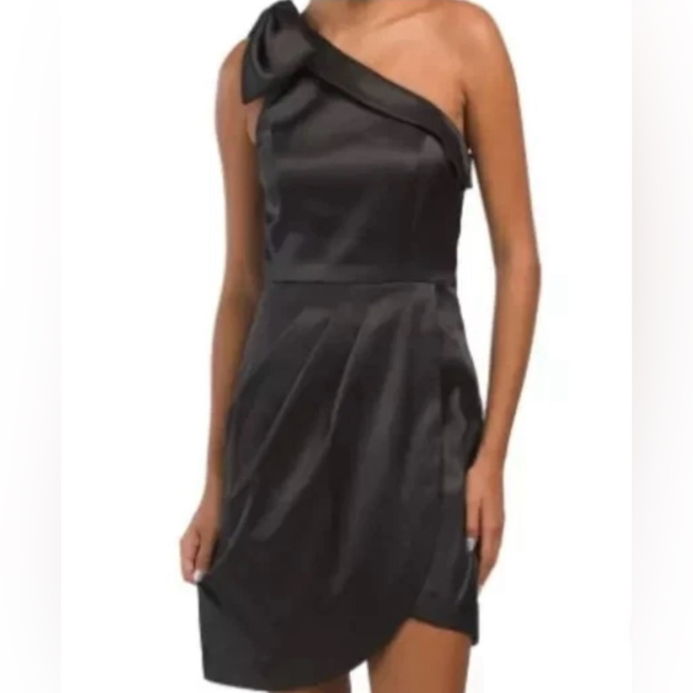 Adrianna Papell Black Satin One-Shoulder Dress